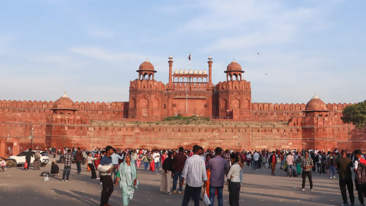 delhi-red-fort-chandni-chowk-bomb-blast-alert-lashkar-e-taiba-1771649777