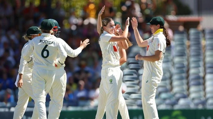 pink-ball-test-annabel-sutherland-073103708-16x9_0