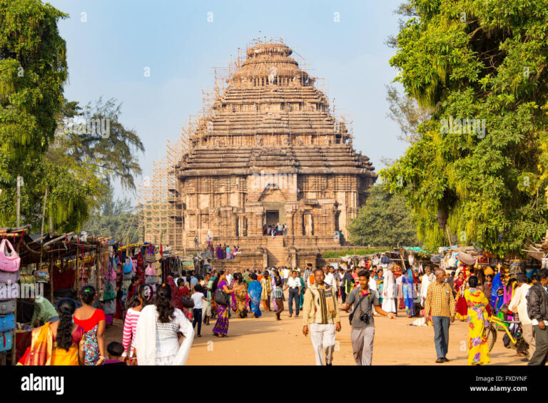 konark-sun-temple-konark-odisha-india-FXDYNF