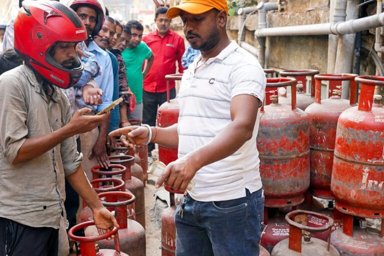 lpg-gas-cylinder-shortage-black-market-rep-image-2026-03-72c0101d5e9971bcd3c245d3cc716e35-1200x800