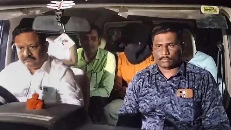 CBI-takes-custody-of-accused-in-NEET-UG-paper-leak-case-in-Nashik