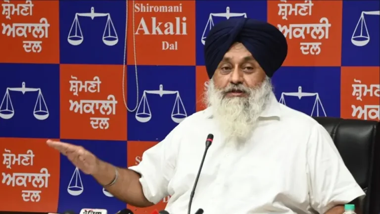 Shiromani-Akali-Dal-president-Sukhbir-Singh-Badal-_1786187532574_1786187537899_bb0c75ab-1ee3-435d-b5f1-11db916fd8e6