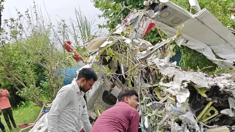 kanpur_aircraft_crash_1787813544377_1787813574357_7ee10df6-7a39-4c34-b614-a5f9c03f8e28 (1)