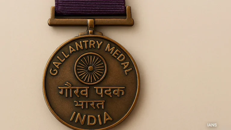 s46cgu68_gallantry-medal_625x300_14_August_25